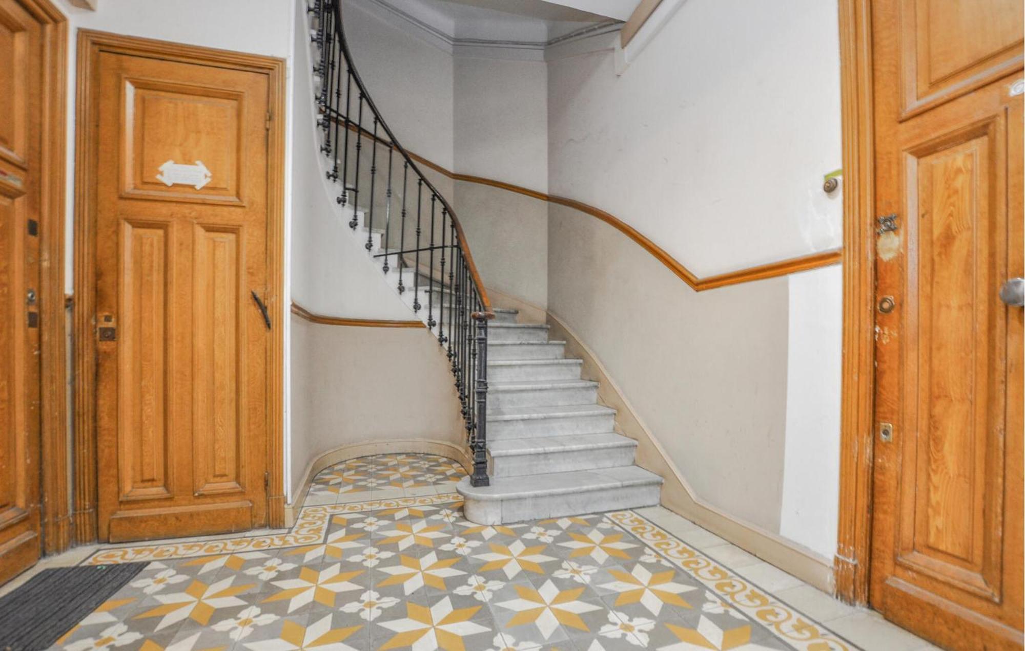 1 Bedroom Amazing In *